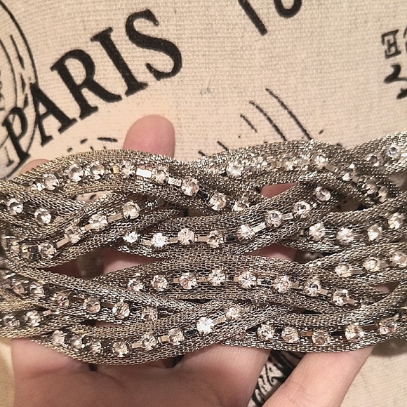 Elegant Silver Braided Stretchable Black Belt. Size Medium - Picture 5 of 5